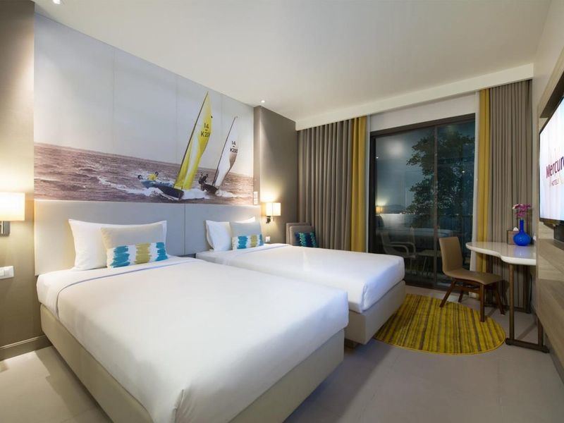 Отель Mercure Ocean 4*